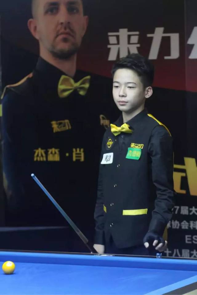 中场前插攻